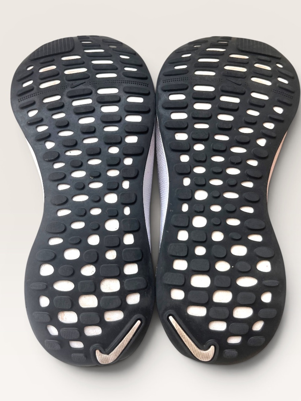 Nike ReactX Infinity Run 4 shoes in a Cool Grey colorway - super clean! - Picture 6 of 10